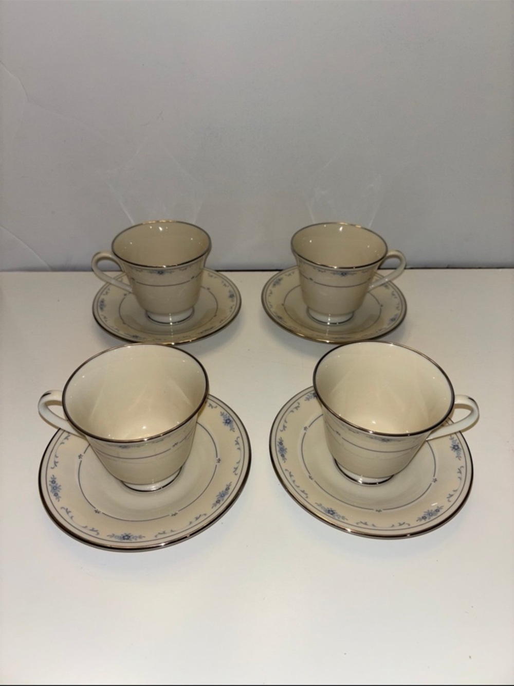 Set of 4 Lenox Carolina blue flowers teacup and saucers